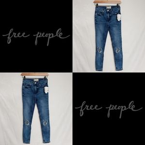 NWT Free People Busted Knee Skinny Jean's